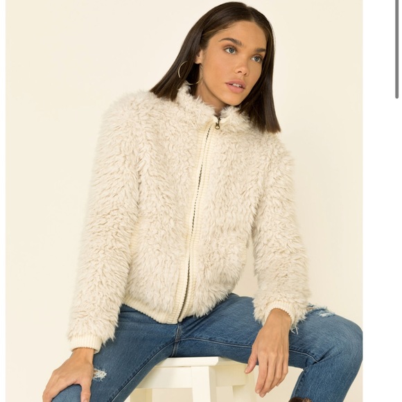 ✨SALE✨ ANGIE | ‘Teddy’ Cream Front Zip Faux Fur Jacket - Picture 2 of 14